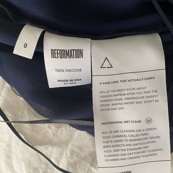 Reformation Isabella Dress in Midnight Navy (0) - Picture 5 of 6